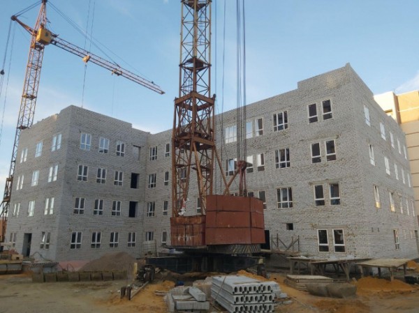 Губернатор проверил, как идет строительство и реконструкция социально значимых объектов в Саратове