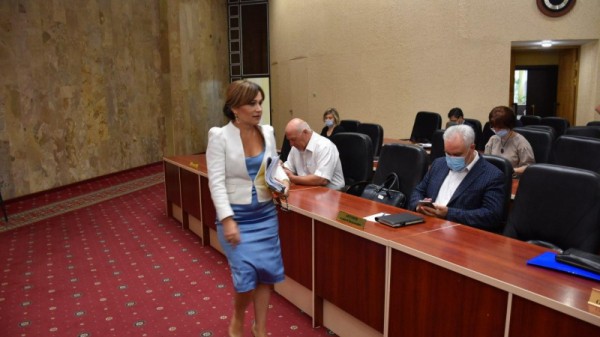 Глава правительства Саратовской области: &laquo;До конца года мы будем жить в режиме максимальной экономии средств. В следующем году будет не лучше&raquo;
