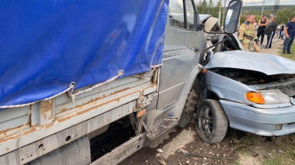 Два человека погибли в столкновении &laquo;Газели&raquo; и &laquo;Лады&raquo;
