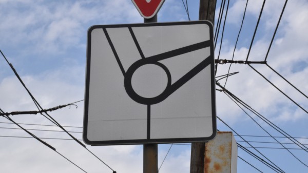 Чиновник мэрии объяснил, почему в Саратове не решаются дорожные проблемы: &laquo;Копилка бюджета города пуста. Вот откуда деньги брать?&raquo;
