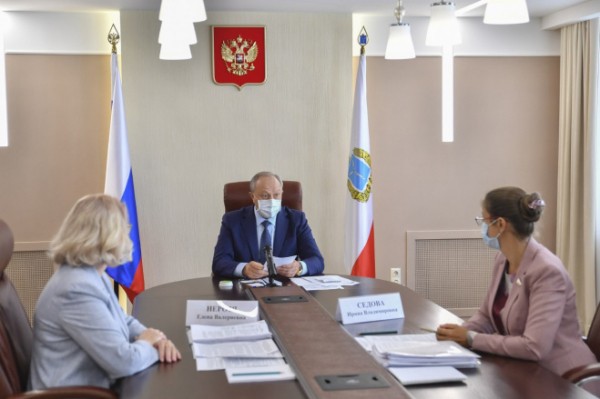 Губернатор о готовности образовательных учреждений к учебному году: &laquo;На первом месте &ndash; строжайшее соблюдение санитарных норм&raquo;