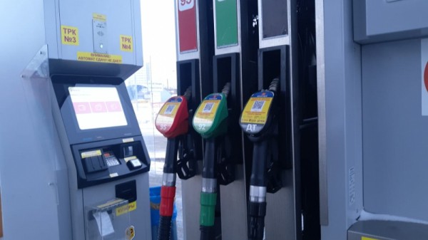 Эксперты: бензин в Саратовской области &mdash; один из самых недоступных в стране
