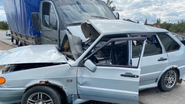 Два человека погибли в столкновении &laquo;Газели&raquo; и &laquo;Лады&raquo;
