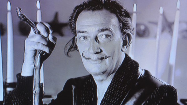 В Саратов привезли оригинальные произведения Сальвадора Дали
