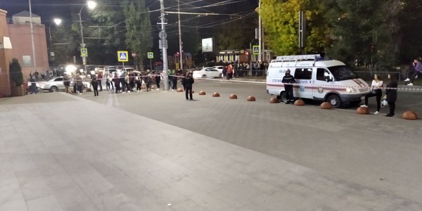 В Саратове эвакуируют торговые центры