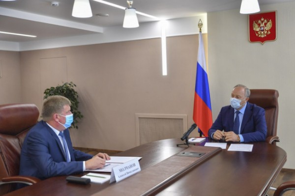 Губернатор провел встречу с и.о. начальника управления ветеринарии Правительства области Алексеем Молчановым
