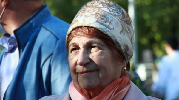 &laquo;Театральное Прихоперье&raquo;: губернатор Радаев погрузился в виртуальную реальность, а народный артист Миронов &laquo;пожаловался&raquo; на название фестиваля
