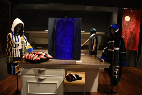 &laquo;Потри мне спину русским авангардом&raquo;: РОСИЗО организовал художественную выставку о дизайне в салоне элитной мебели