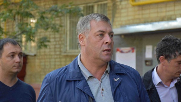 Благоустройство дворов. Саратовцы пожаловались на рабочих, спиливших два десятка деревьев
Благоустройство дворов. Саратовцы пожаловались на рабочих, спиливших два десятка деревьев