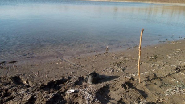 Рыбак с сыном-подростком выловили из Пьяного пруда кроссовок с ногой человека
