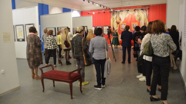 В Саратов привезли оригинальные произведения Сальвадора Дали
