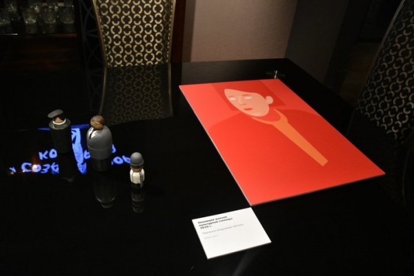 &laquo;Потри мне спину русским авангардом&raquo;: РОСИЗО организовал художественную выставку о дизайне в салоне элитной мебели