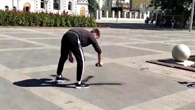 
Полицейские нашли хулигана, разрисовавшего площадь перед Липками					