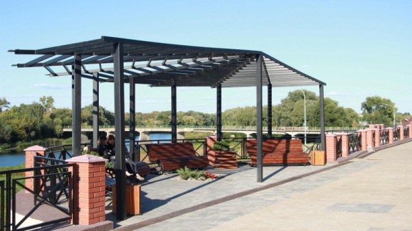 &laquo;Театральное Прихоперье&raquo;: губернатор Радаев погрузился в виртуальную реальность, а народный артист Миронов &laquo;пожаловался&raquo; на название фестиваля
