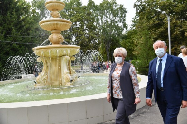  Глава региона проверил реализацию программы по благоустройству комфортной городской среды в Ртищевском районе