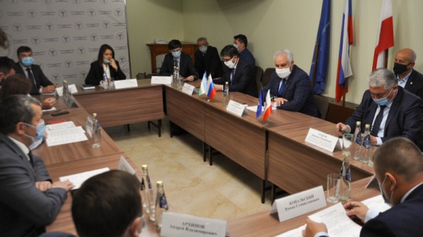 В ТПП саратовские чиновники и предприниматели встретились с делегацией из Узбекистана
