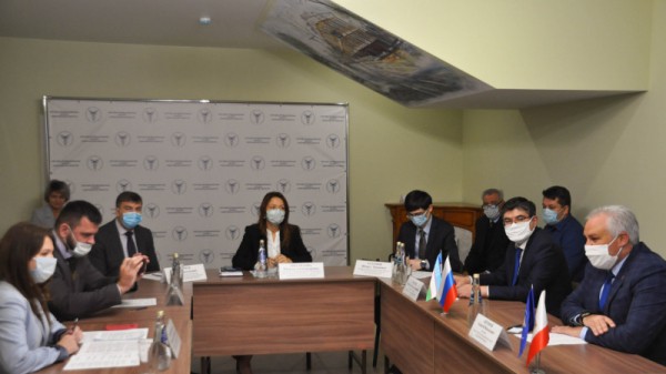 В ТПП саратовские чиновники и предприниматели встретились с делегацией из Узбекистана
