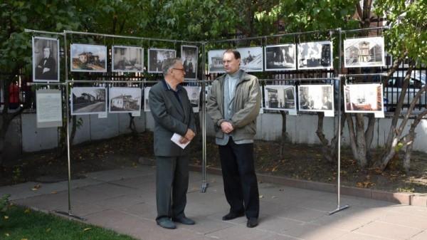 В саратовском музее зачитали поздравление президента России
В саратовском музее зачитали поздравление президента России