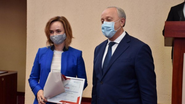 В Саратове назвали экспортеров года. Губернатор наградил бизнесменов
В Саратове назвали экспортеров года. Губернатор наградил бизнесменов