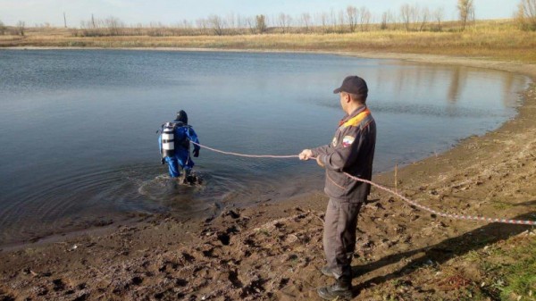 Рыбак с сыном-подростком выловили из Пьяного пруда кроссовок с ногой человека

