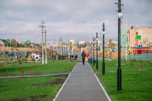 
В Татищеве появился обновленный сквер &laquo;Спортивный&raquo;