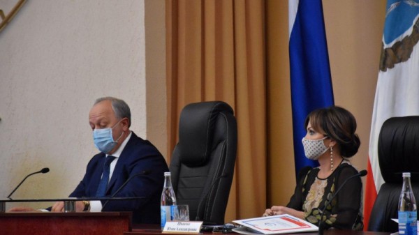 В Саратове назвали экспортеров года. Губернатор наградил бизнесменов
В Саратове назвали экспортеров года. Губернатор наградил бизнесменов