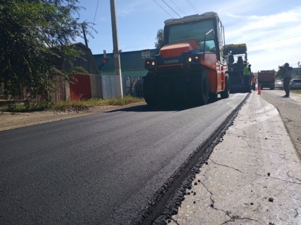 Глава региона проверил, как идет ремонт городских дорог в Хвалынске