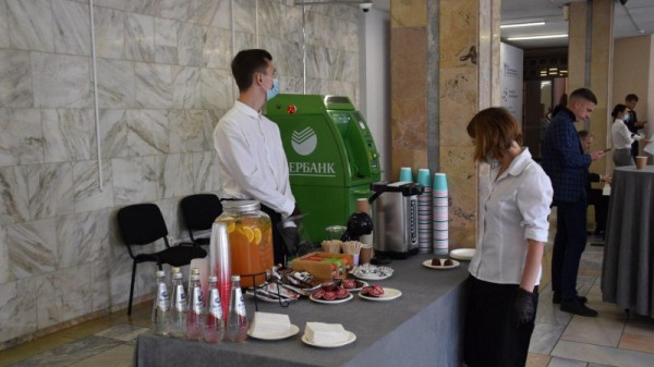 В Саратове назвали экспортеров года. Губернатор наградил бизнесменов
В Саратове назвали экспортеров года. Губернатор наградил бизнесменов