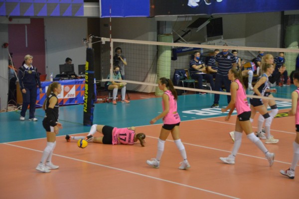 &laquo;Протон&raquo; дома в напряженном матче проиграл действующим чемпионкам России