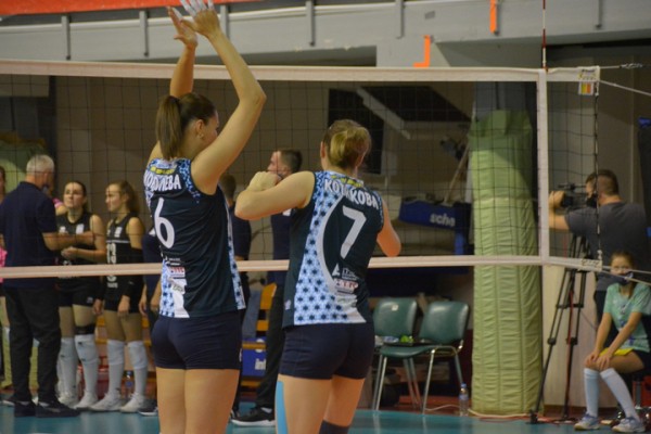 &laquo;Протон&raquo; дома в напряженном матче проиграл действующим чемпионкам России