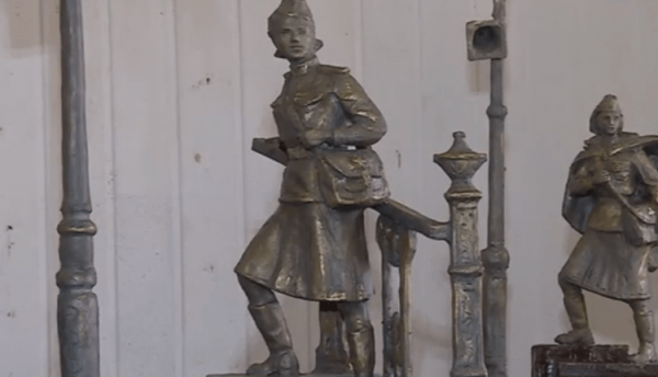 
Завершился конкурс эскизов памятника военной медсестре