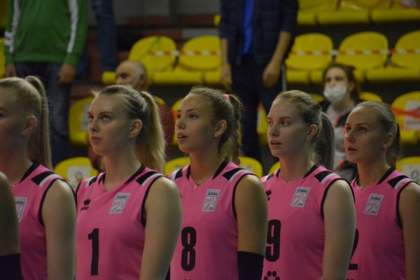 &laquo;Протон&raquo; дома в напряженном матче проиграл действующим чемпионкам России