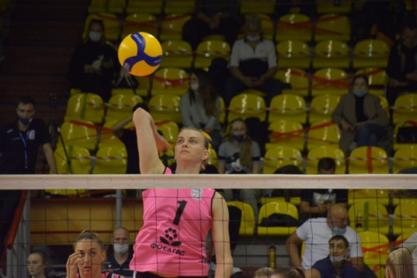 &laquo;Протон&raquo; дома в напряженном матче проиграл действующим чемпионкам России