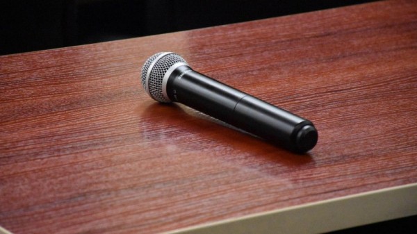 Саратовские чиновники планируют набрать кредитов и раздать нуждающимся 23 миллиарда рублей
Саратовские чиновники планируют набрать кредитов и раздать нуждающимся 23 миллиарда рублей