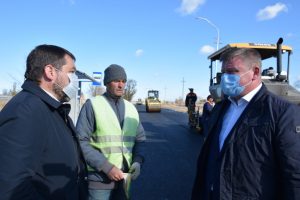 
Глава города побывал на ул. Клубная и дороге в поселок Нефтяников