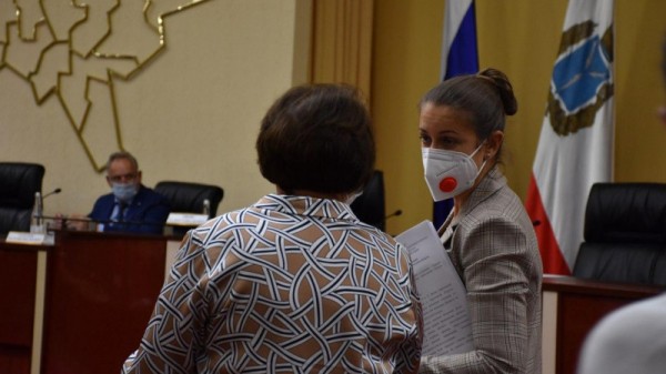 Саратовские чиновники планируют набрать кредитов и раздать нуждающимся 23 миллиарда рублей
Саратовские чиновники планируют набрать кредитов и раздать нуждающимся 23 миллиарда рублей