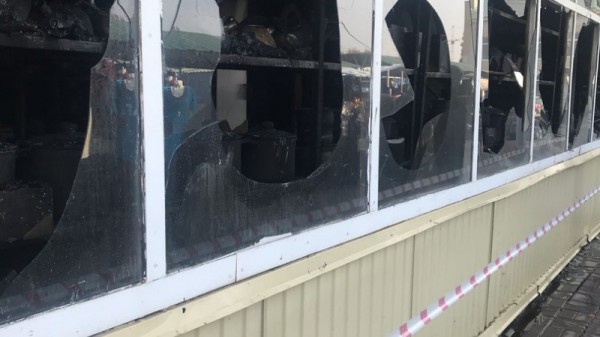  Ночью в Энгельсе сгорел магазин. Огонь тушили 37 пожарных
