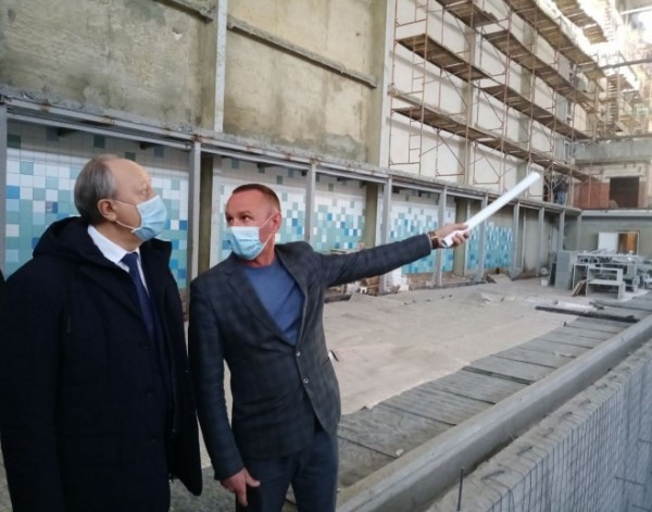 Глава региона потребовал ускорить работы на Дворце водных видов спорта