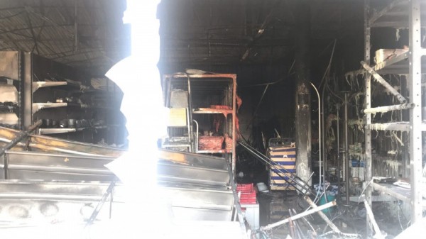  Ночью в Энгельсе сгорел магазин. Огонь тушили 37 пожарных
