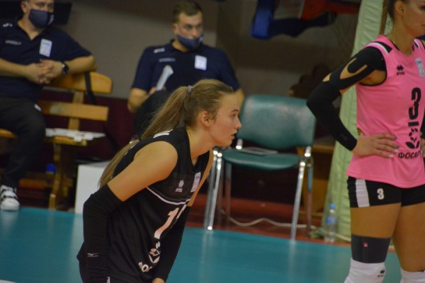 &laquo;Протон&raquo; дома в напряженном матче проиграл действующим чемпионкам России