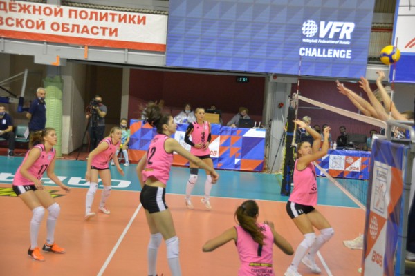 &laquo;Протон&raquo; дома в напряженном матче проиграл действующим чемпионкам России