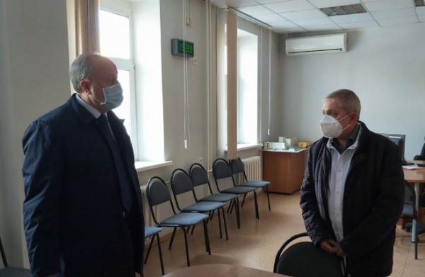 Губернатор поручил усилить службу скорой помощи Саратова Губернатор поручил усилить службу скорой помощи Саратова
