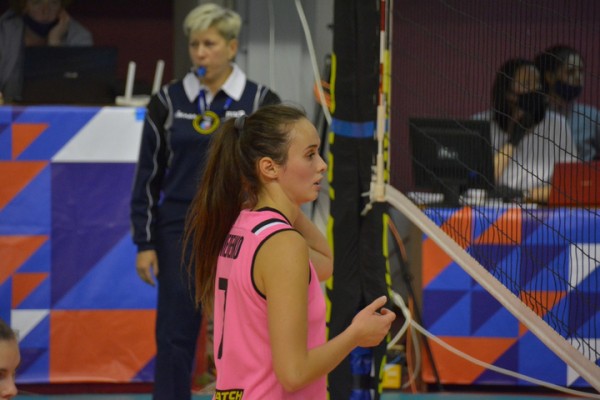 &laquo;Протон&raquo; дома в напряженном матче проиграл действующим чемпионкам России