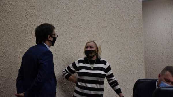 Саратовские чиновники планируют набрать кредитов и раздать нуждающимся 23 миллиарда рублей
Саратовские чиновники планируют набрать кредитов и раздать нуждающимся 23 миллиарда рублей