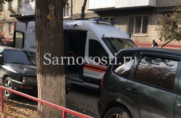 Выброшенные матерью из окна дети находятся в крайне тяжелом состоянии