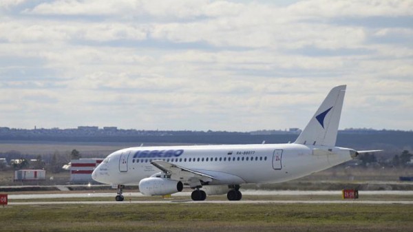 Прилетевшему в Саратов пассажиру грозит арест за курение электронной сигареты в туалете самолета
Прилетевшему в Саратов пассажиру грозит арест за курение электронной сигареты в туалете самолета