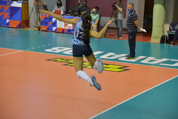 &laquo;Протон&raquo; дома в напряженном матче проиграл действующим чемпионкам России