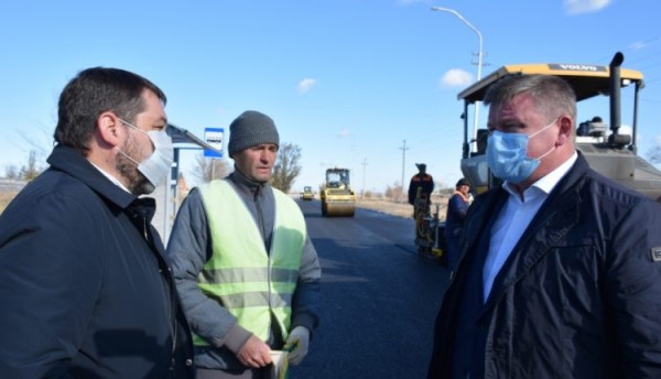 
Глава города побывал на ул. Клубная и дороге в поселок Нефтяников