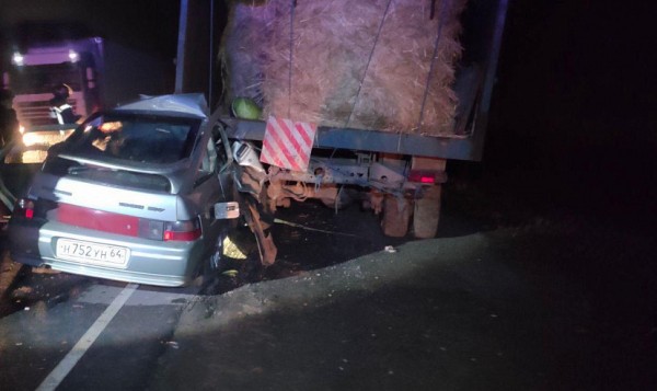 Под Саратовом в ДТП с грузовиком погибла женщина