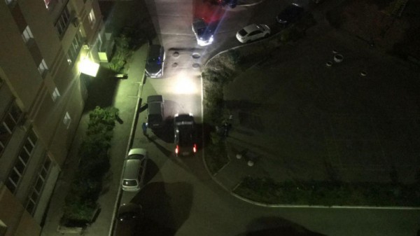 Драка в Заводском районе. Таксист повздорил с пассажиром, который "обмочился на сиденье"
